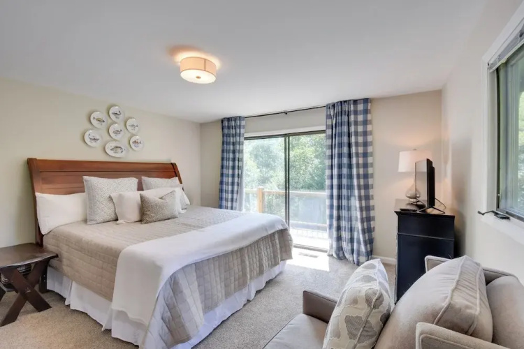 Stunning Dillard Home w/ Yard in Sky Valley!