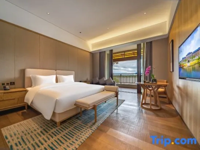 Premium Double Suite with lake view