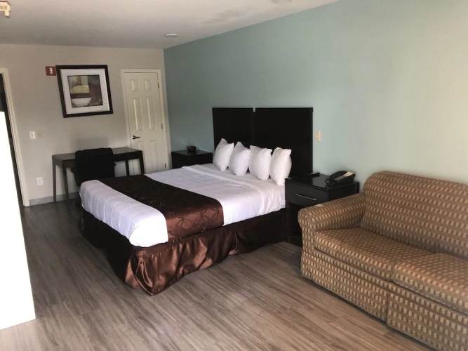 Cypress Inn