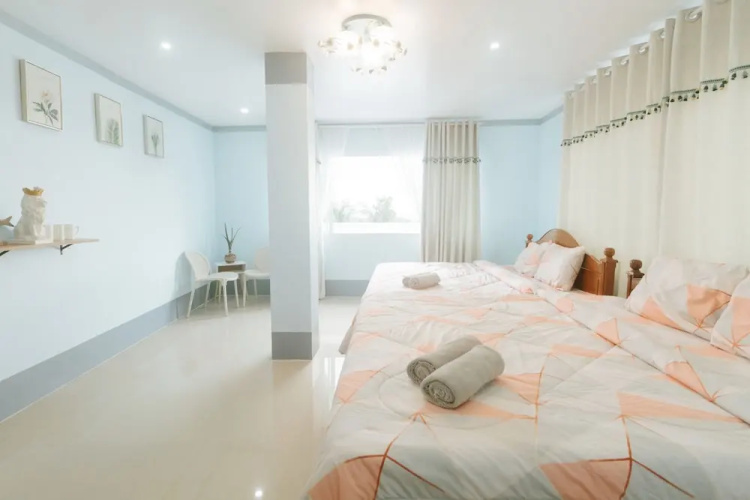 Marina Breeze Resort