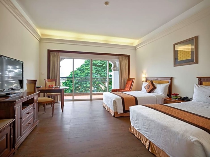 Deluxe Twin room with balcony and with sea view