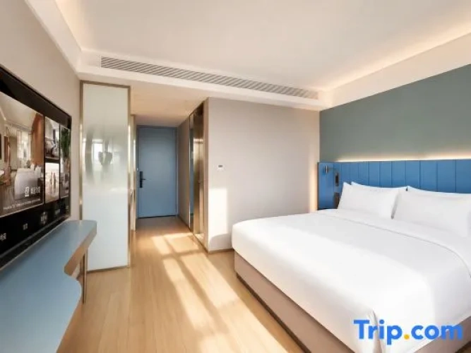 Standard Double room with city view