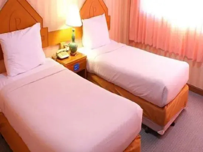 River Hotel The Budget