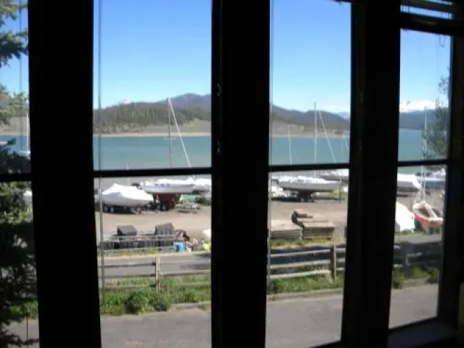 A208 Lake Cliffe Condos