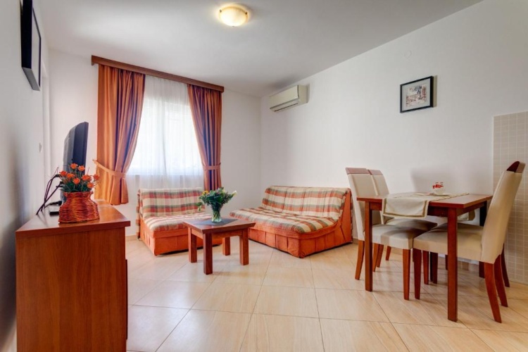 1 Bedroom Apartment with balcony