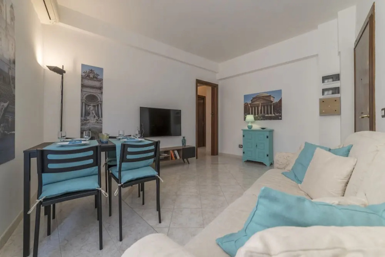 San Giovanni Apartment with Balcony