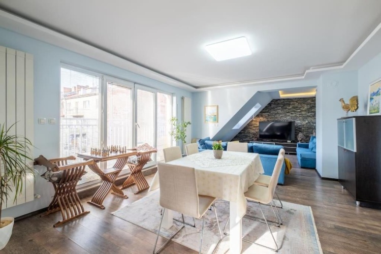 2 Bedrooms Apartment
