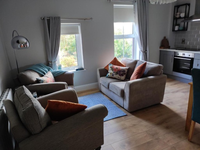 2 Bedrooms Apartment