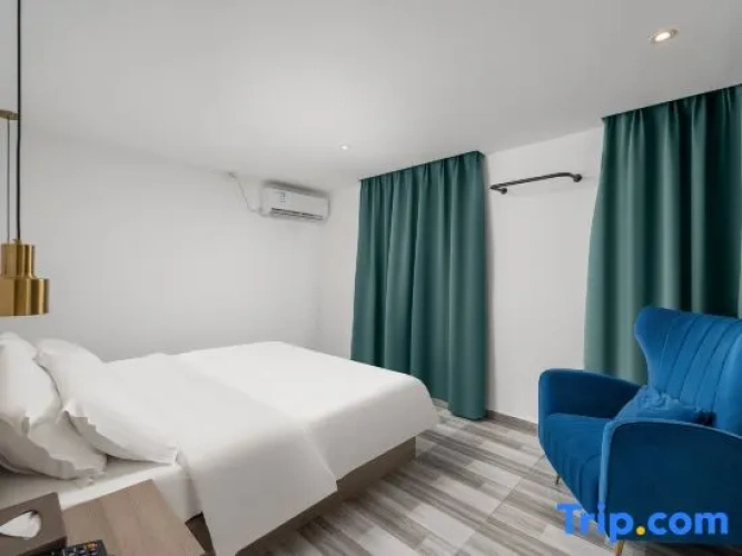 1 Bedroom Deluxe Suite