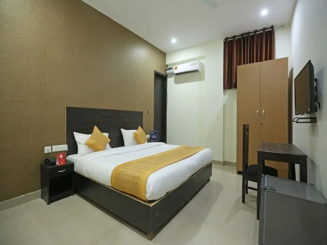 FabHotel Royal Crown