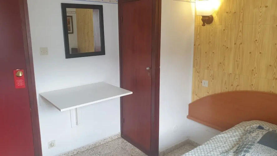 1 Bedroom Economy Single room with mountain view