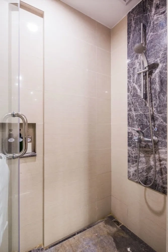 1 Bedroom Business Double Suite