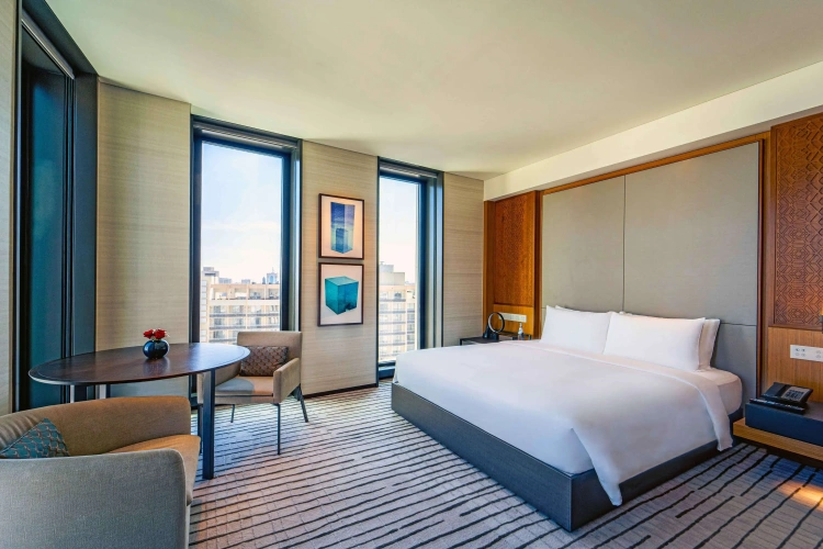 Double room with city view