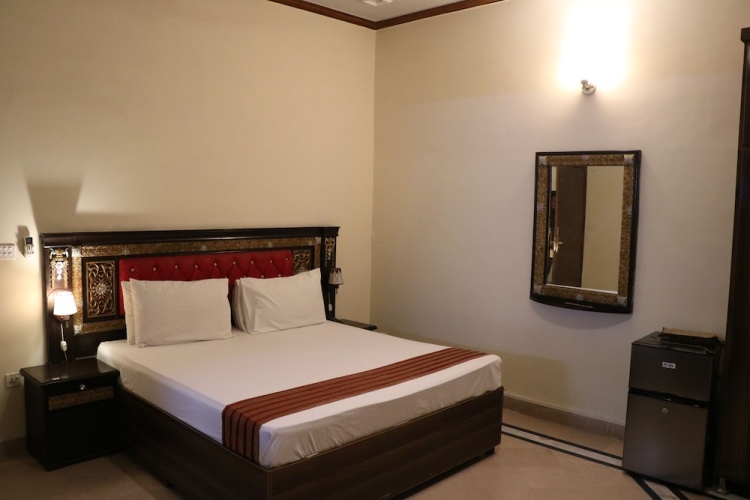 Lotus 1 Hotel - Lahore