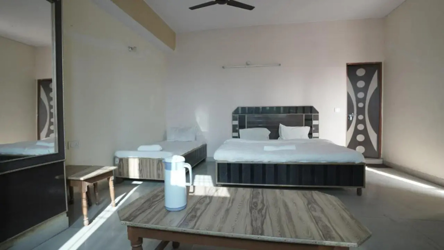 Hotel Mohan by OYO Rooms