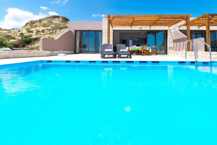 3 Bedrooms Villa