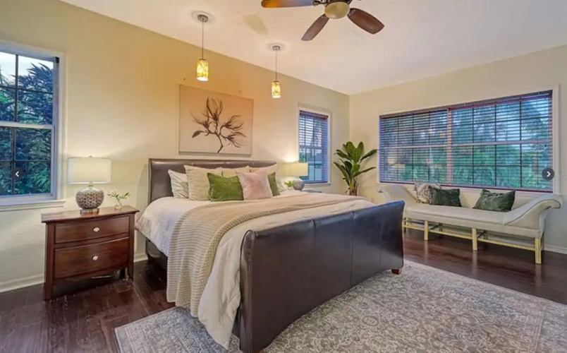 1200 Tree Bay