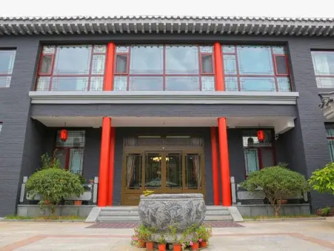 Yinzuo Junlan Hostel