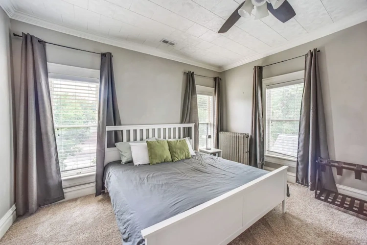 4 Bedrooms Cottage
