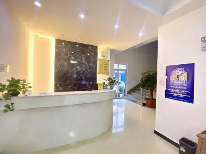 Yuxi Penglai Hotel