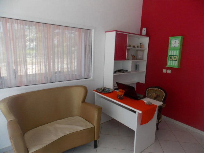 Damian Saranda Hotel
