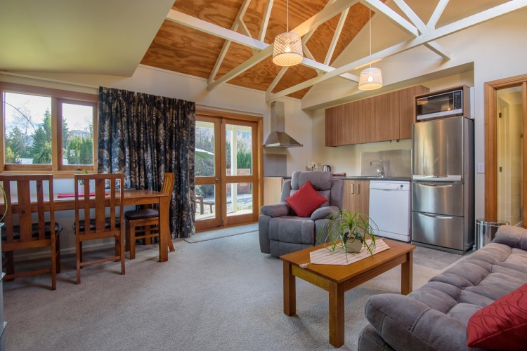 2 Bedrooms Apartment