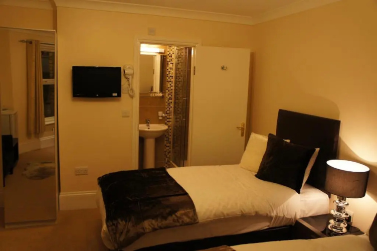 Sapphire Hotel