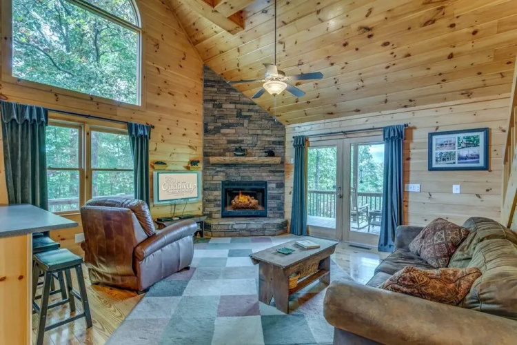 Treetops- Mtn View Cabin near Ocoee River