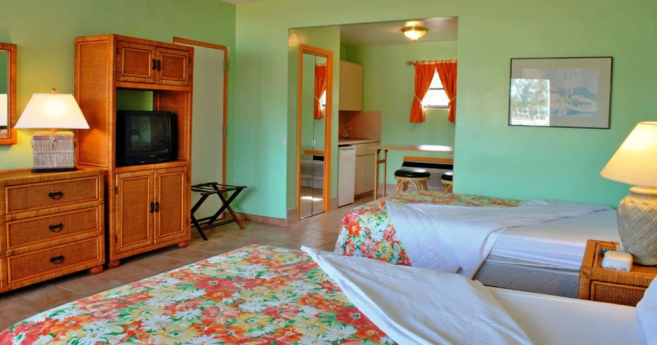 Running Mon Sunrise Resort & Marina