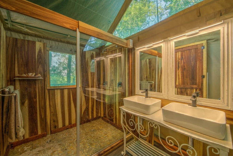 Xaro Lodge