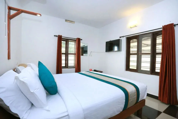 Hotel River Moon by OYO Rooms