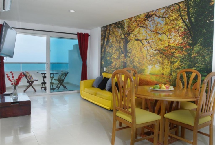 Apartment with balcony and with sea view