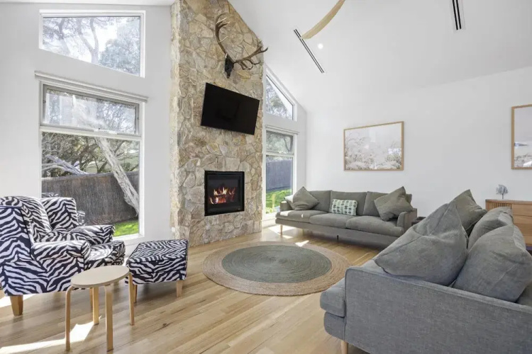 Saltwood Coastal Hamptons Luxe With Pool