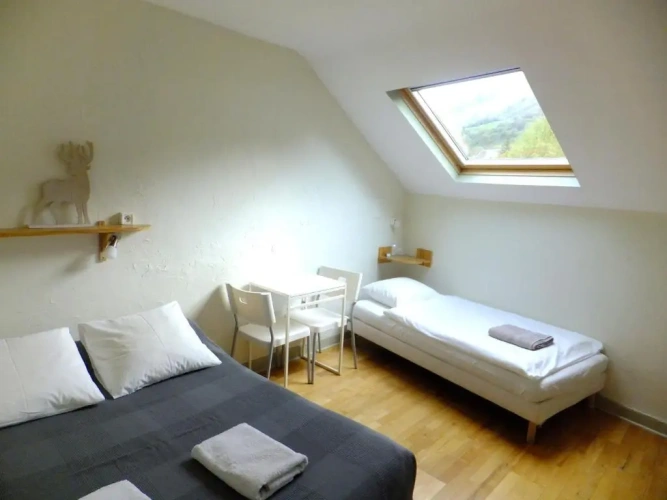 Standard Triple room