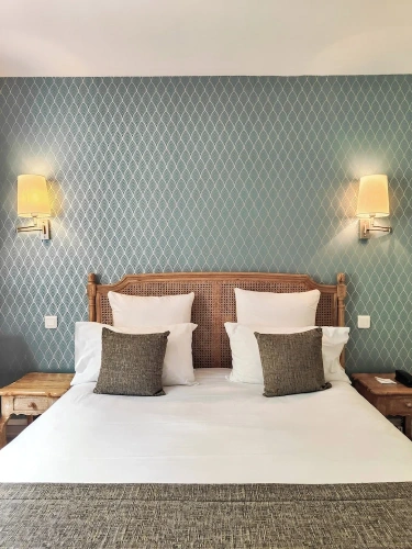 Standard Quadruple room with view