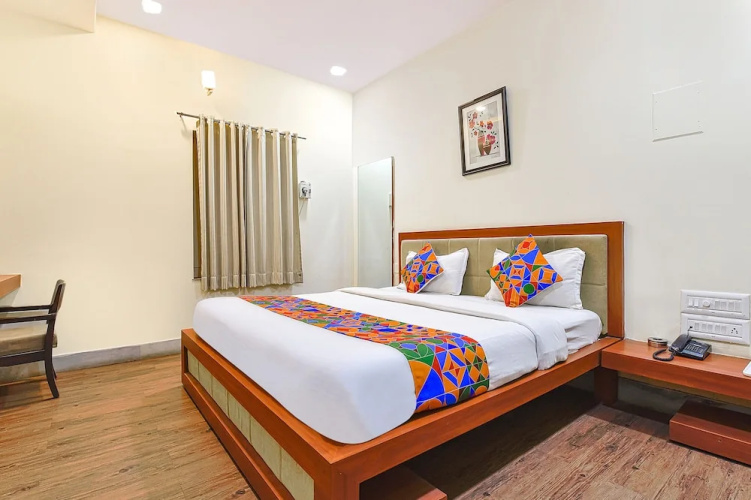 Fabhotel Royal Icon