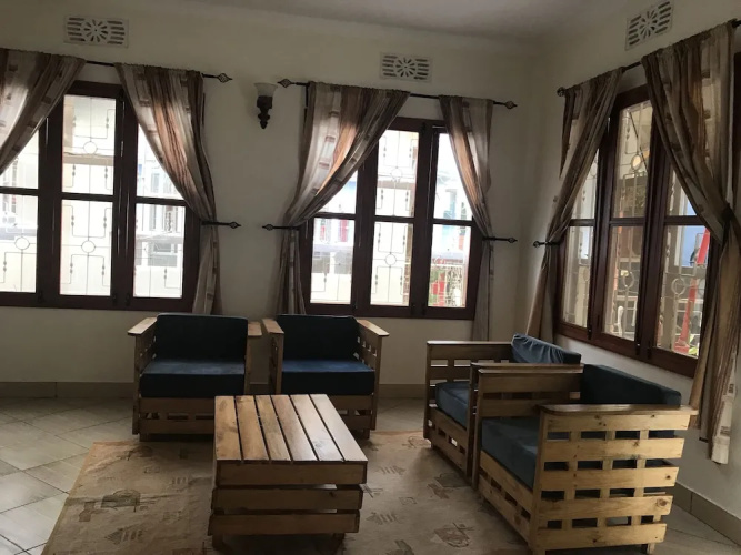 Le Parlour