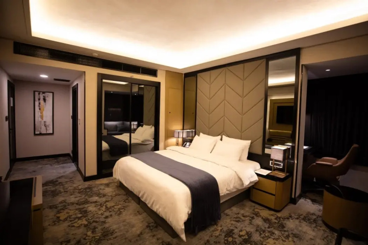 The V Hotel