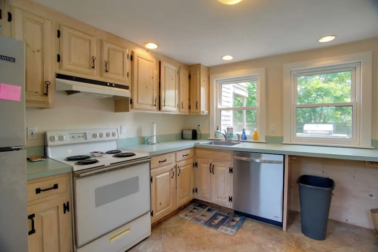 4 Bedrooms Cottage