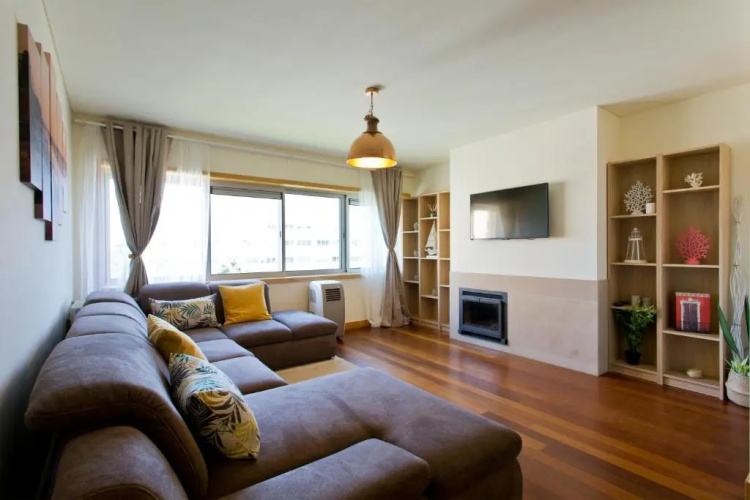 Stunning Sunny Flat - 2 min beach by Host Wise