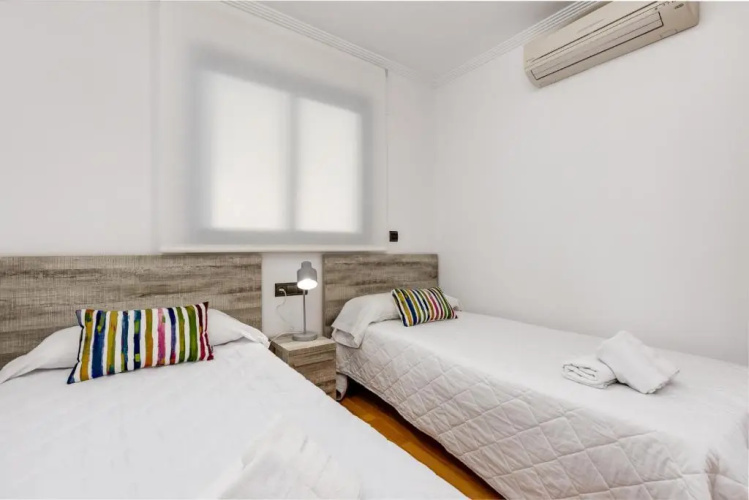 1st Line Daniya APT - Solarium Terrace & Pool
