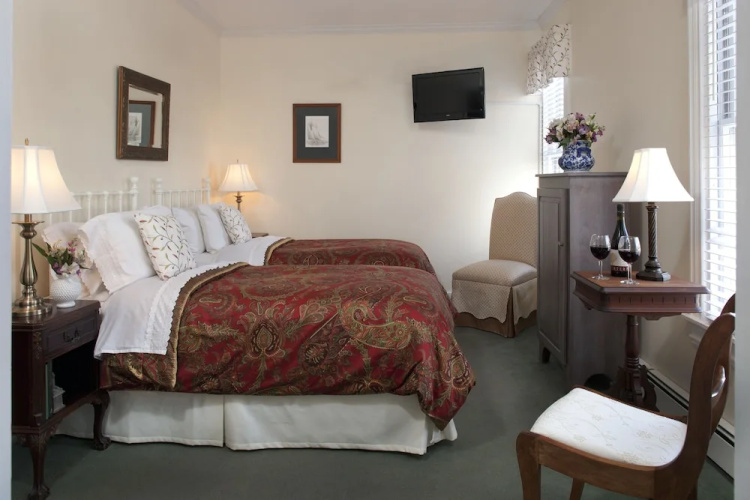 Brewster House Bed & Breakfast