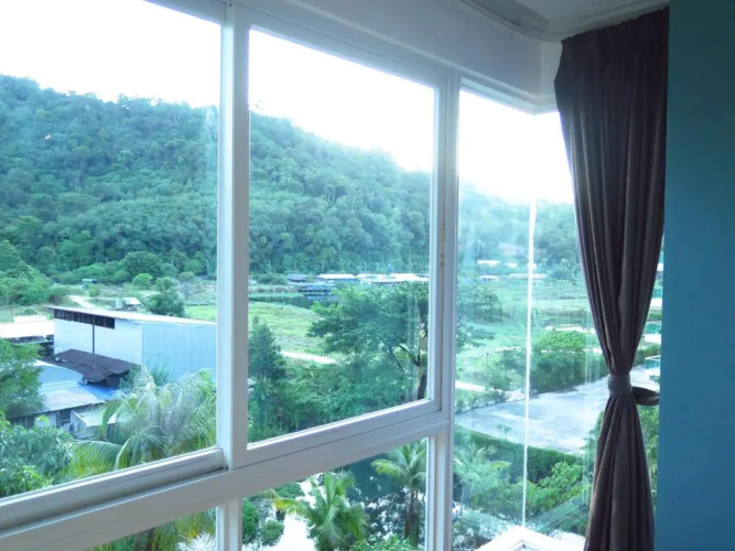6-39 - 2 Bdr Condo With Balcony and Shared Pool