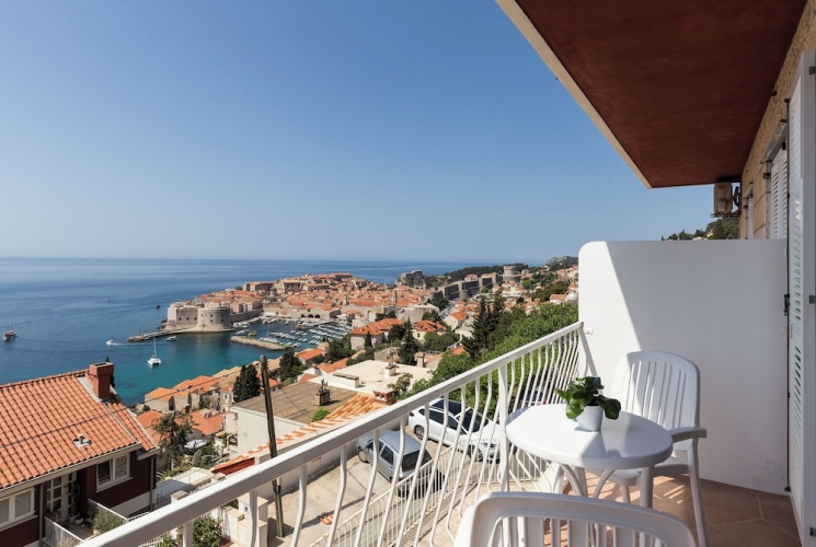 1 Bedroom Suite with balcony and with sea view