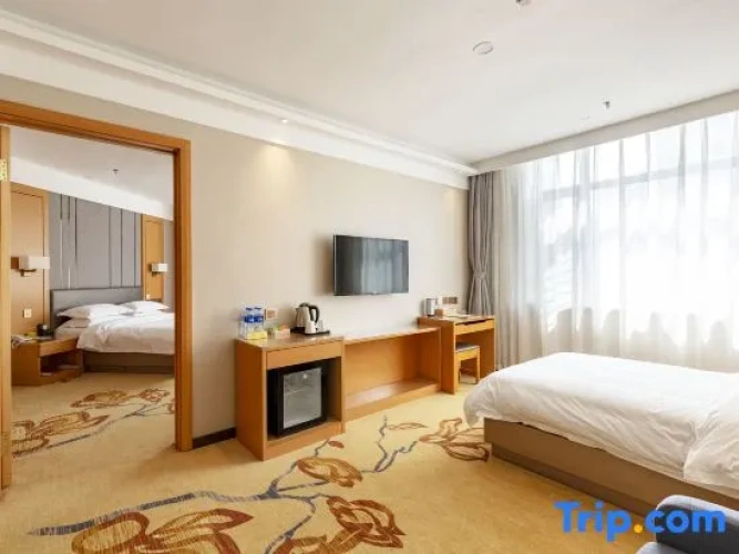 Deluxe Family Suite