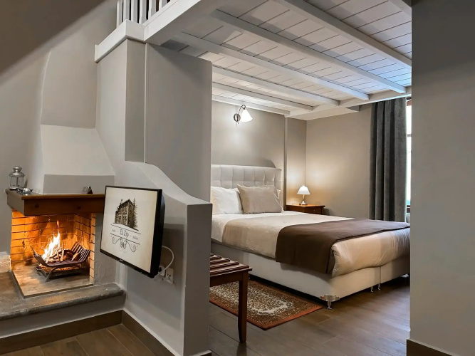 Ef Zin Studios & Suites