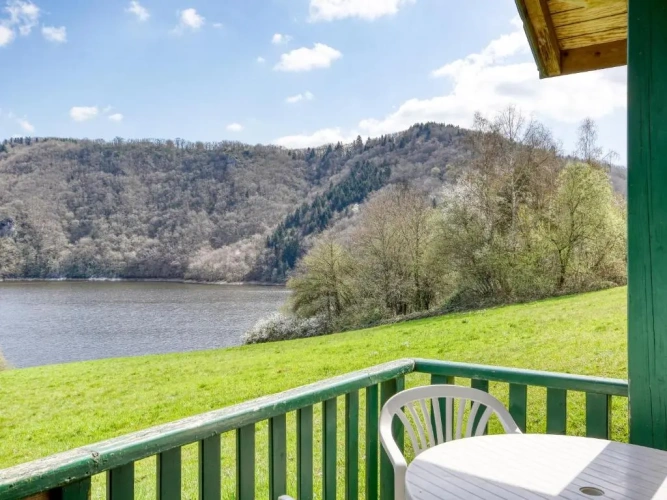 2 Bedrooms Chalet