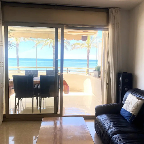R151 - Apart Beachfront