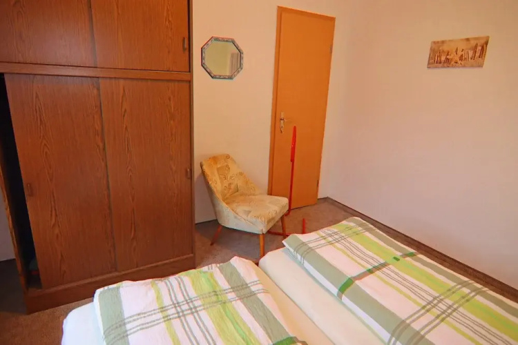 Apartment in Proseken With Garden