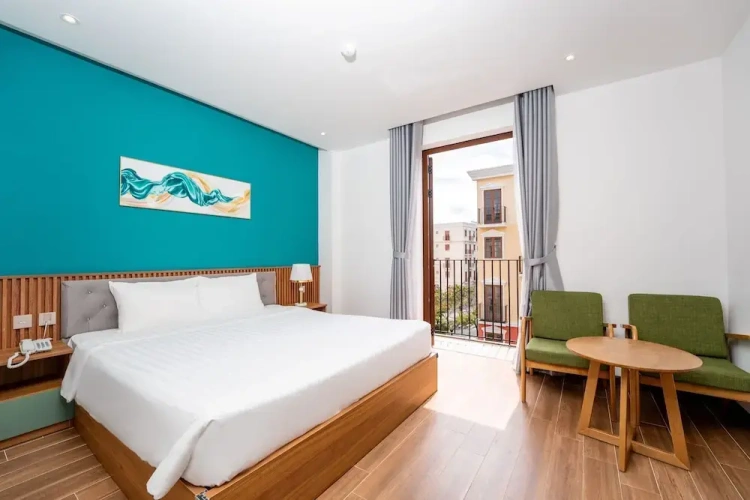 Superior Double room with city view